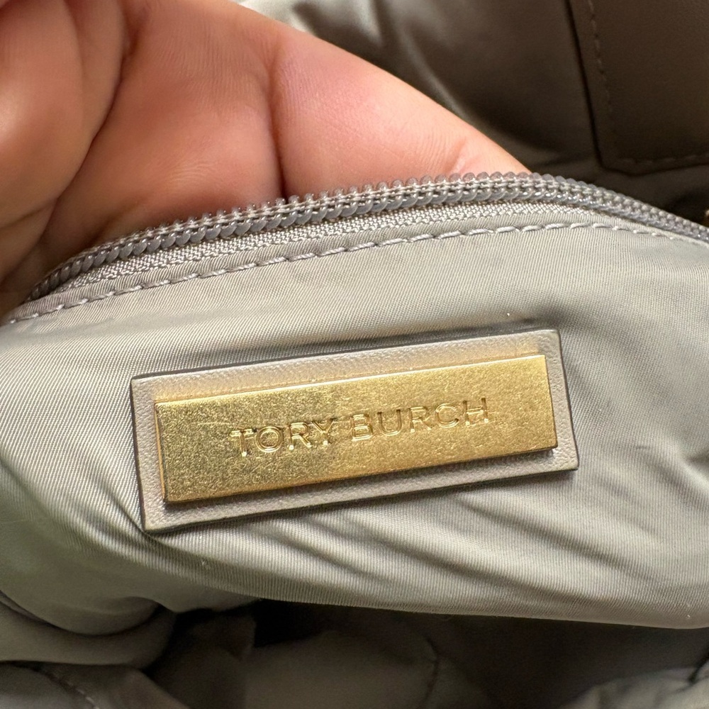 Tory Burch Ella puffer Tote Bag - Picture 14 of 14
